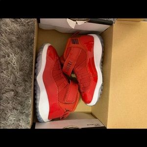 Toddler Retro 11s